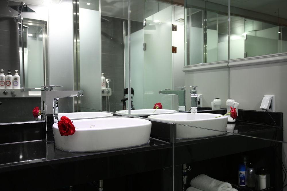 Lexy Hotel Seul Esterno foto